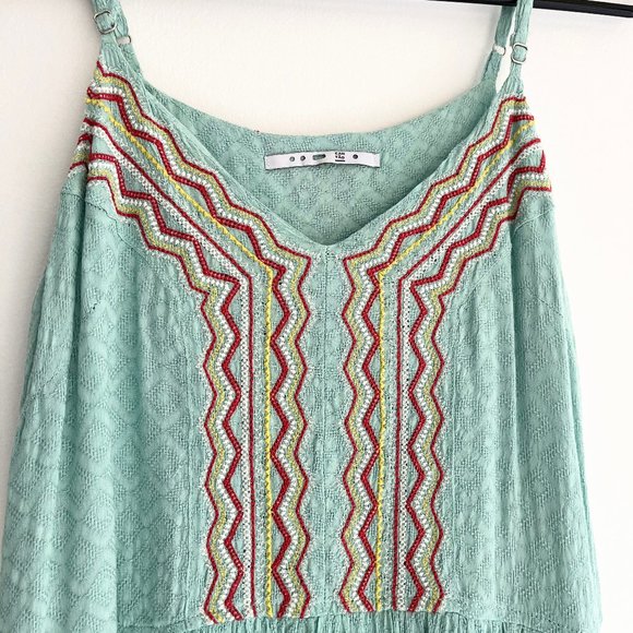 Cantao embroidered dress - Picture 2 of 4